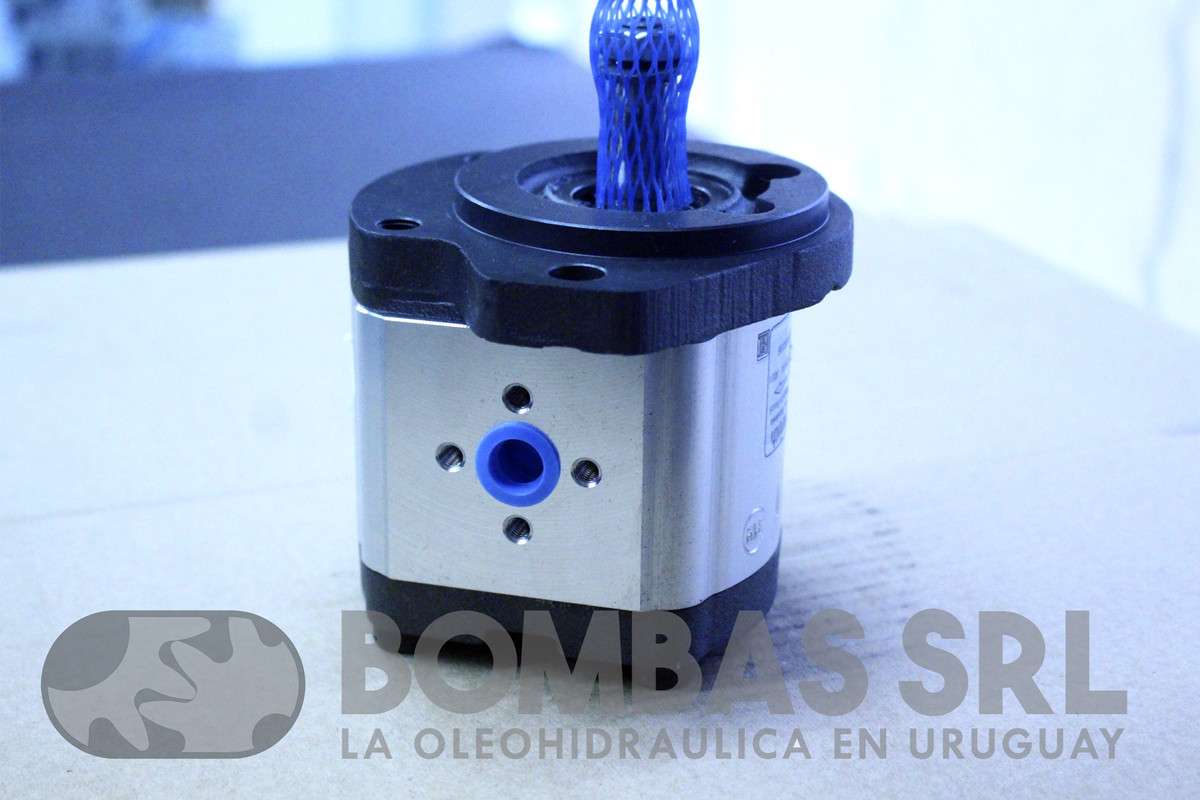 Bomba Hidraulica Rexroth 14 cm3 - SAE-A 2 Agujeros 82,5mm - Eje Conico 1.8