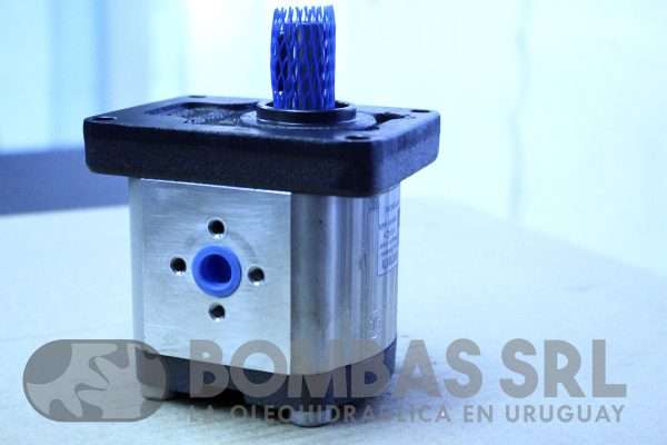 Bomba Hidraulica Rexroth 16 cm3 - Tapa Rectangular 36,5mm - Eje Liso con Chaveta 18mm
