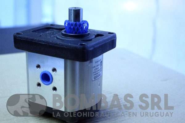 Bomba Hidraulica Rexroth 19 cm3 - Tapa Rectangular 36,5mm - Eje Liso con Chaveta 18mm