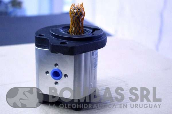 Bomba Hidraulica Rexroth 22 cm3 - SAE-A 2 Agujeros 82,5mm - Eje Conico 1.8